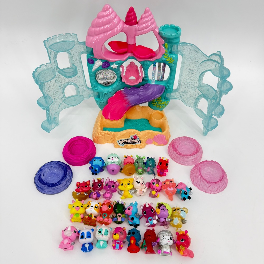 Hatchimals CollEGGtibles Mixed Lot Castle and 30 Animal Figures